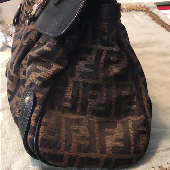 New fendi bag , no tag on - Picture 2 of 15